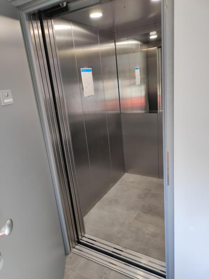 Luxurioeses Penthouse Mit Blick Auf Die Uno-City Und Dem Kaiserwasser. 3Schlafzimmer, 2 Baeder, Privat Lift Ins Apartment Vienna Luaran gambar
