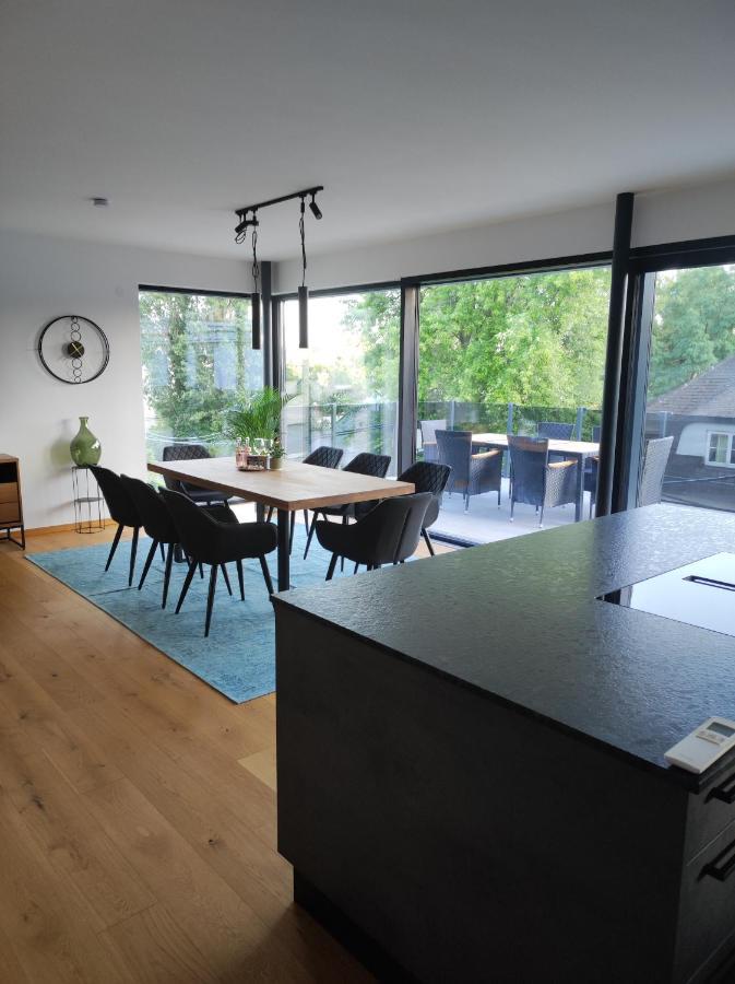 Luxurioeses Penthouse Mit Blick Auf Die Uno-City Und Dem Kaiserwasser. 3Schlafzimmer, 2 Baeder, Privat Lift Ins Apartment Vienna Luaran gambar