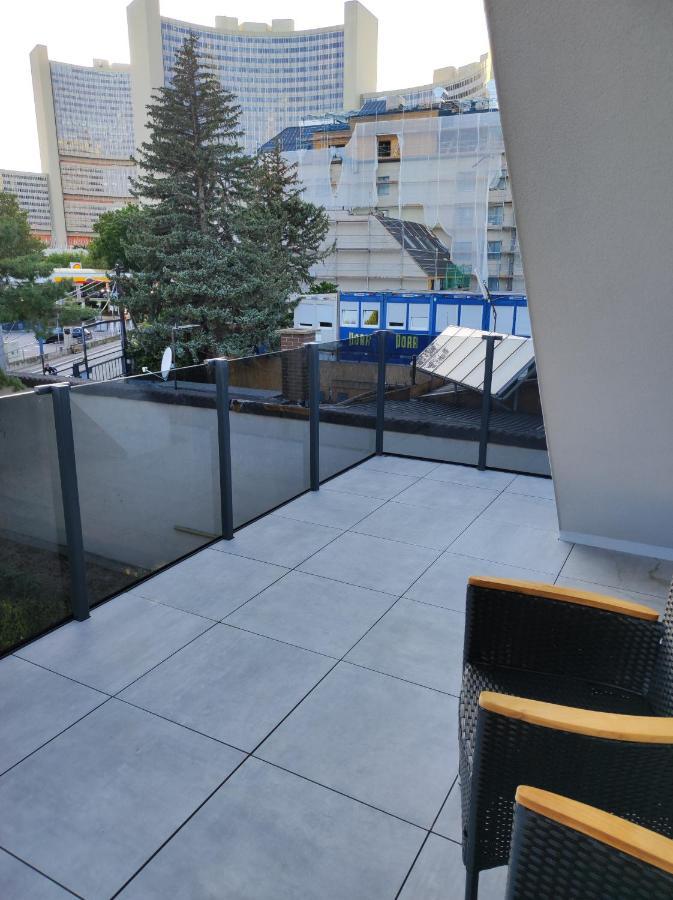 Luxurioeses Penthouse Mit Blick Auf Die Uno-City Und Dem Kaiserwasser. 3Schlafzimmer, 2 Baeder, Privat Lift Ins Apartment Vienna Luaran gambar