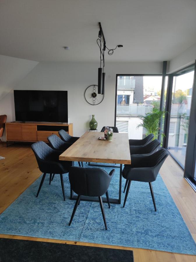 Luxurioeses Penthouse Mit Blick Auf Die Uno-City Und Dem Kaiserwasser. 3Schlafzimmer, 2 Baeder, Privat Lift Ins Apartment Vienna Luaran gambar